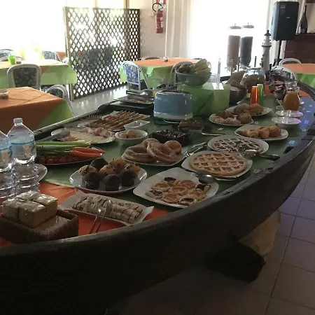 לינה וארוחת בוקר Cristina *